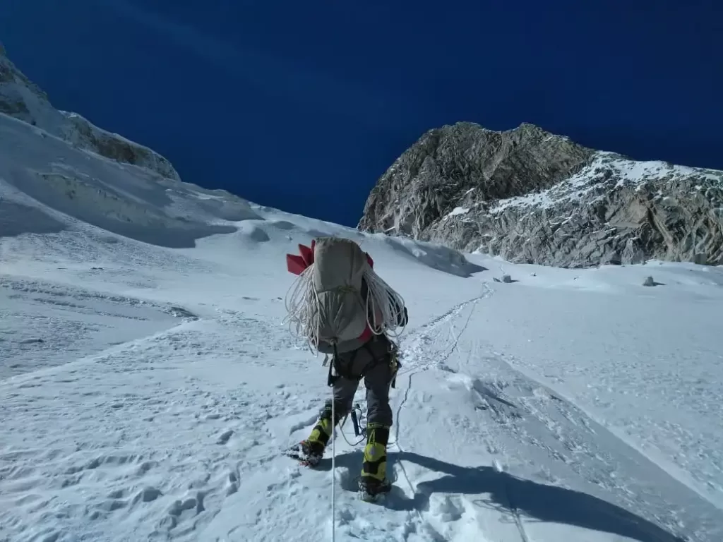 Larkya Peak Climbing – 19 Days